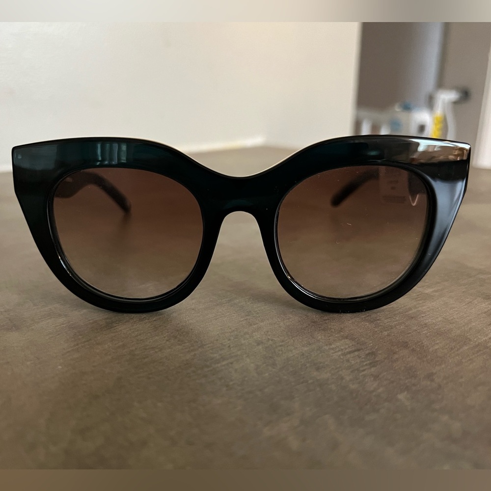 NWT Emerald Green Le Specs Air Heart sunglasses